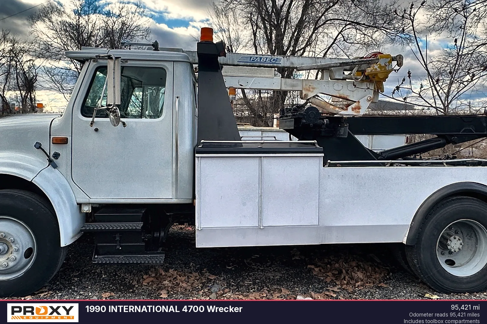 1990 INTERNATIONAL 4700 Wrecker - view 2 of 40