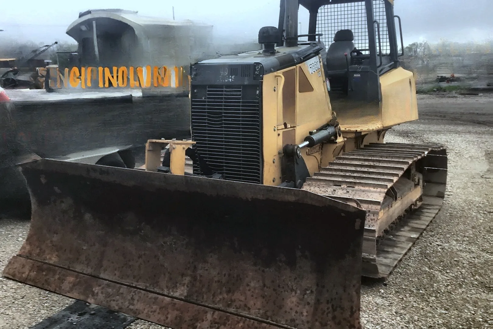 2013 DEERE 700K LGP - view 7 of 16