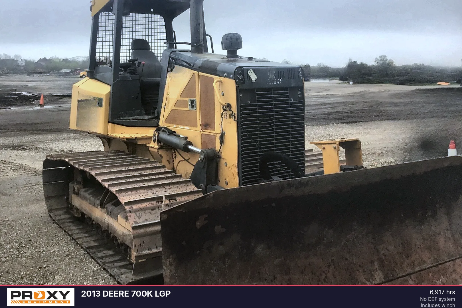 2013 DEERE 700K LGP - view 2 of 16