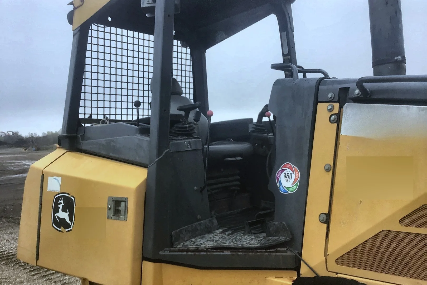 2013 DEERE 700K LGP - view 12 of 16