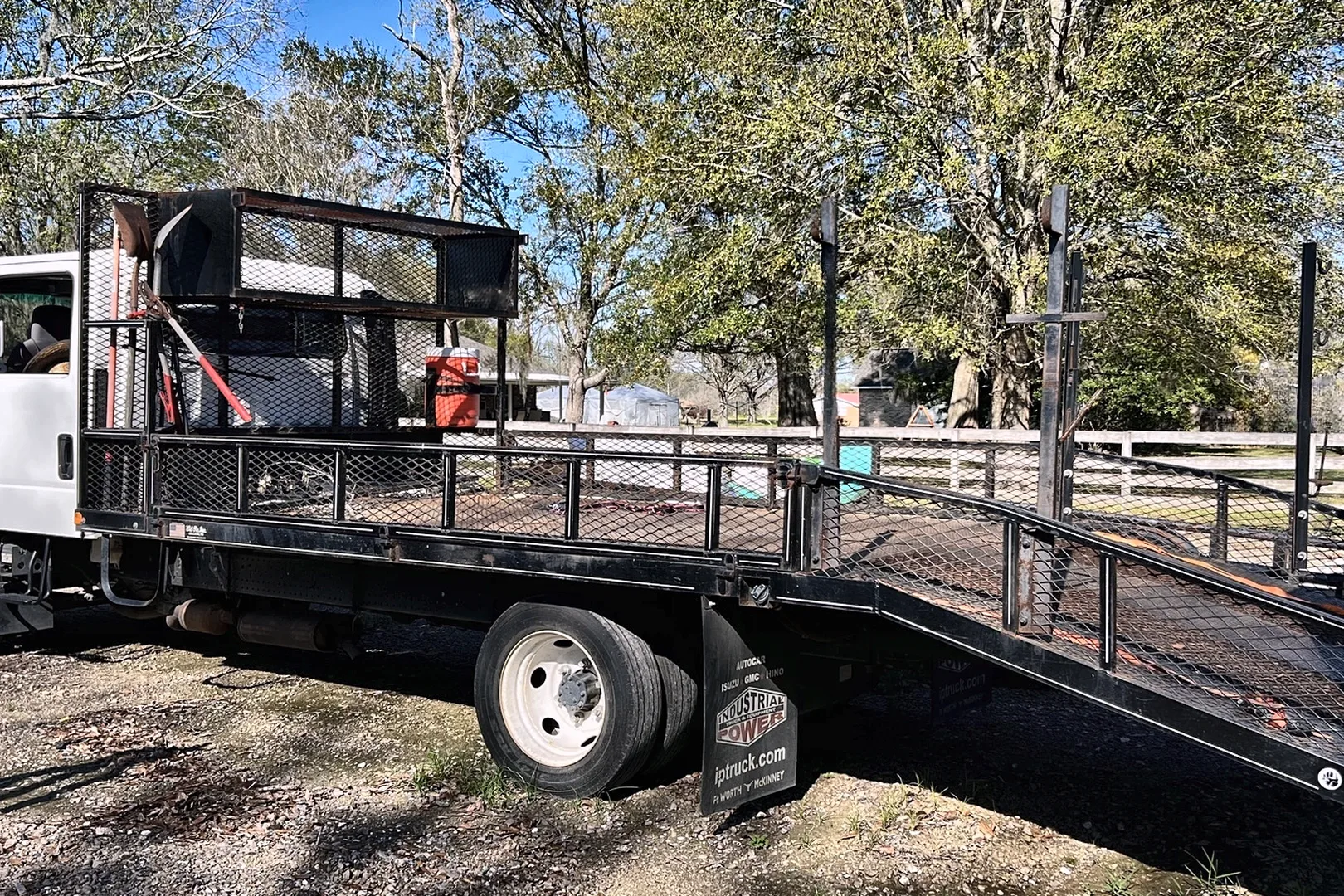 2019 ISUZU NPR HD - view 6 of 30