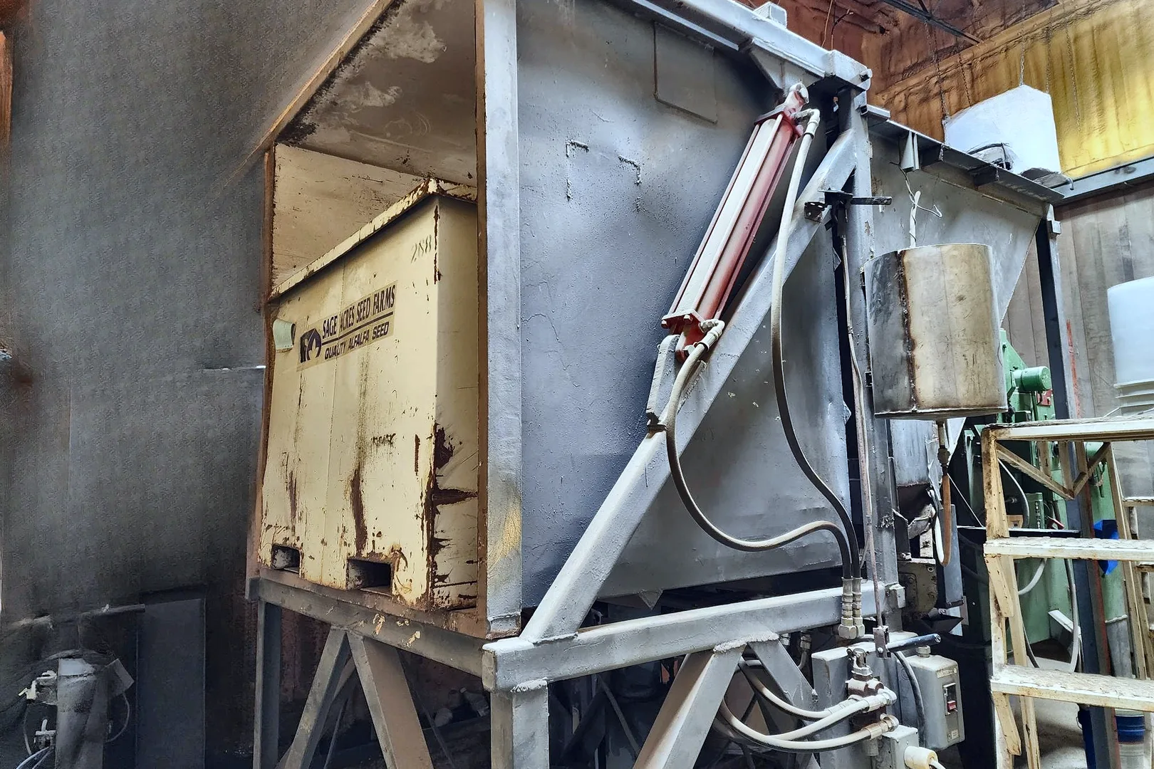 2000 EMCEKA-GOMPPER Type 4 Magnetic Seed Cleaner - view 15 of 21