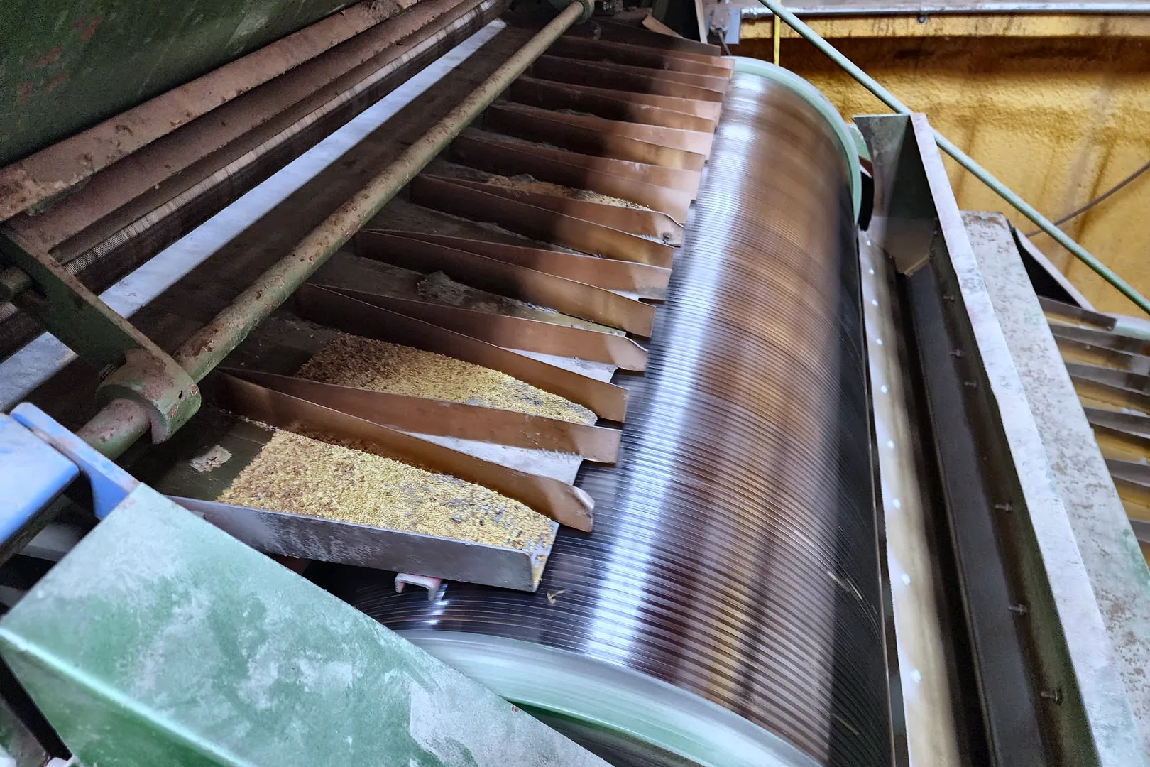 2000 EMCEKA-GOMPPER Type 4 Magnetic Seed Cleaner - view 8 of 21