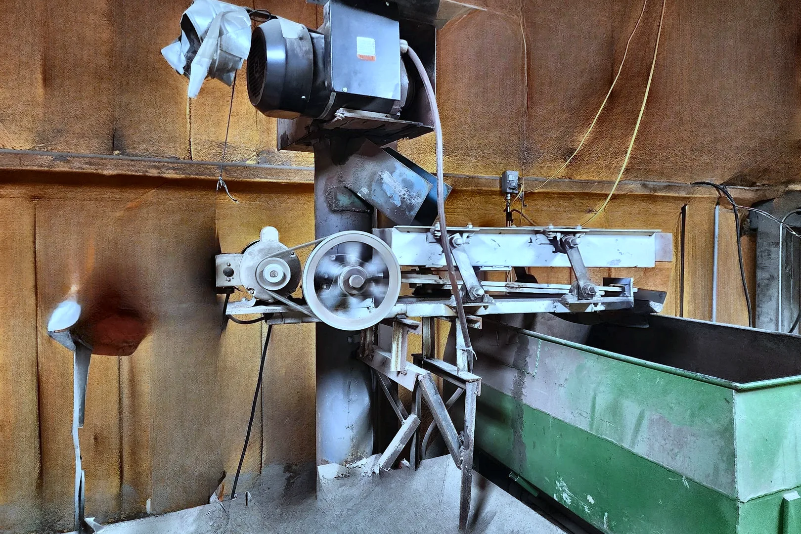 2000 EMCEKA-GOMPPER Type 4 Magnetic Seed Cleaner - view 12 of 21