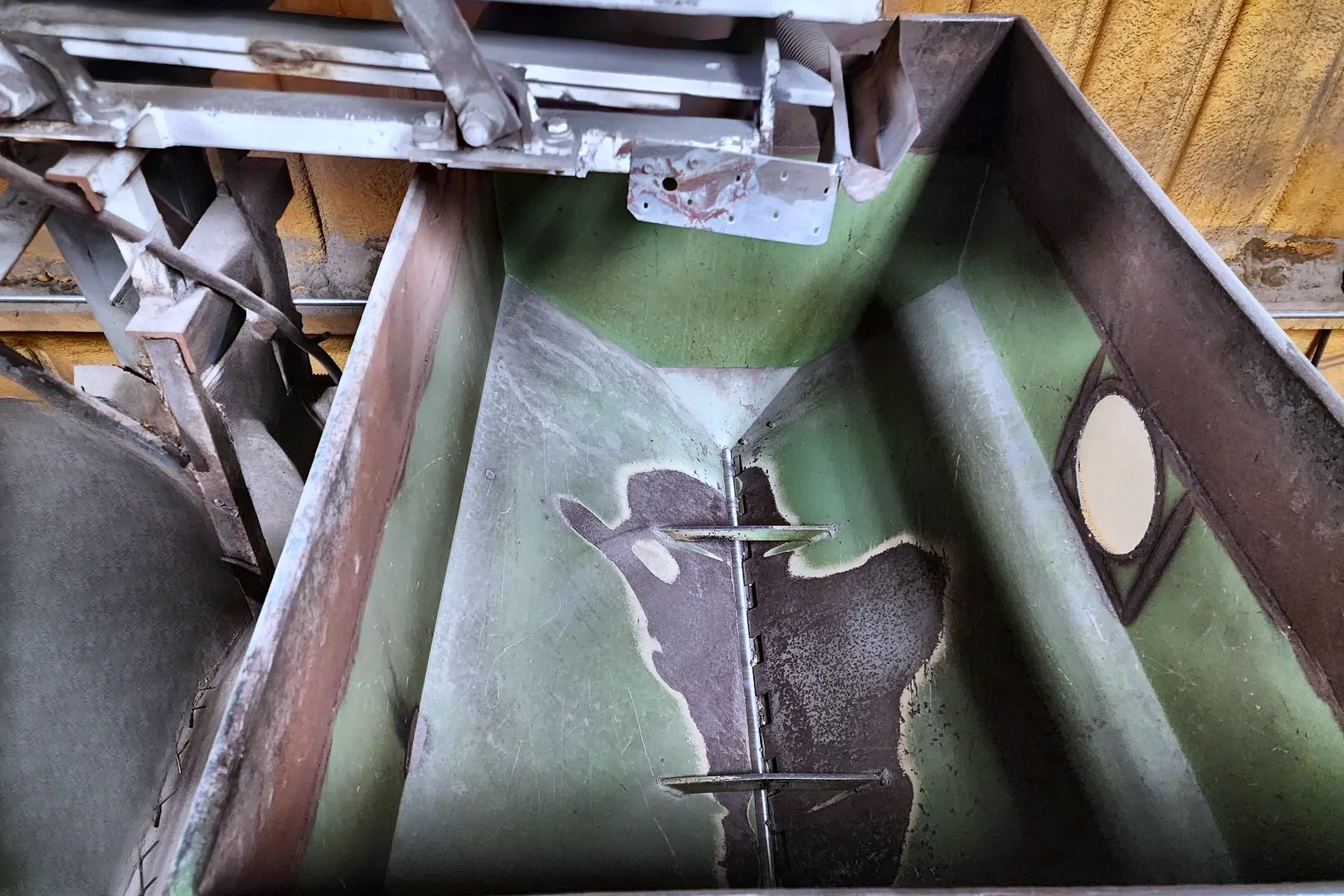 2000 EMCEKA-GOMPPER Type 4 Magnetic Seed Cleaner - view 13 of 21