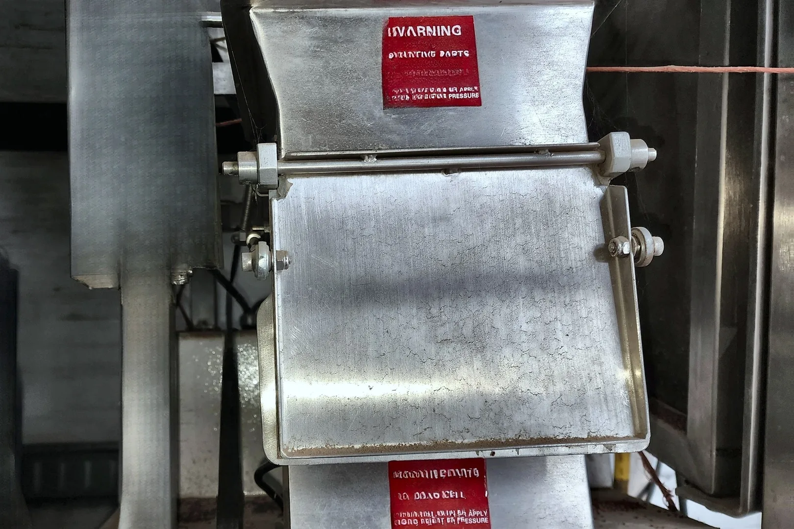 2004 WEIGHPACK PAXIOM AEF-1 Vibratory Scale - view 12 of 15