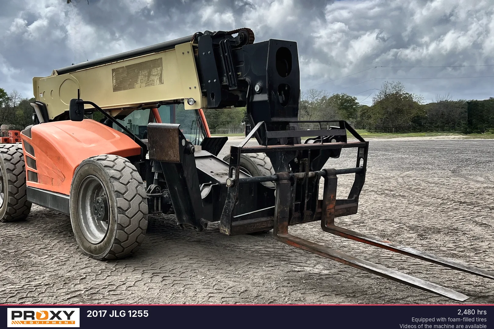 2017 JLG 1255 - view 2 of 33