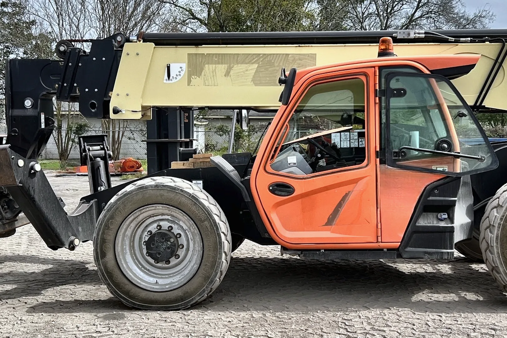2017 JLG 1255 - view 6 of 33