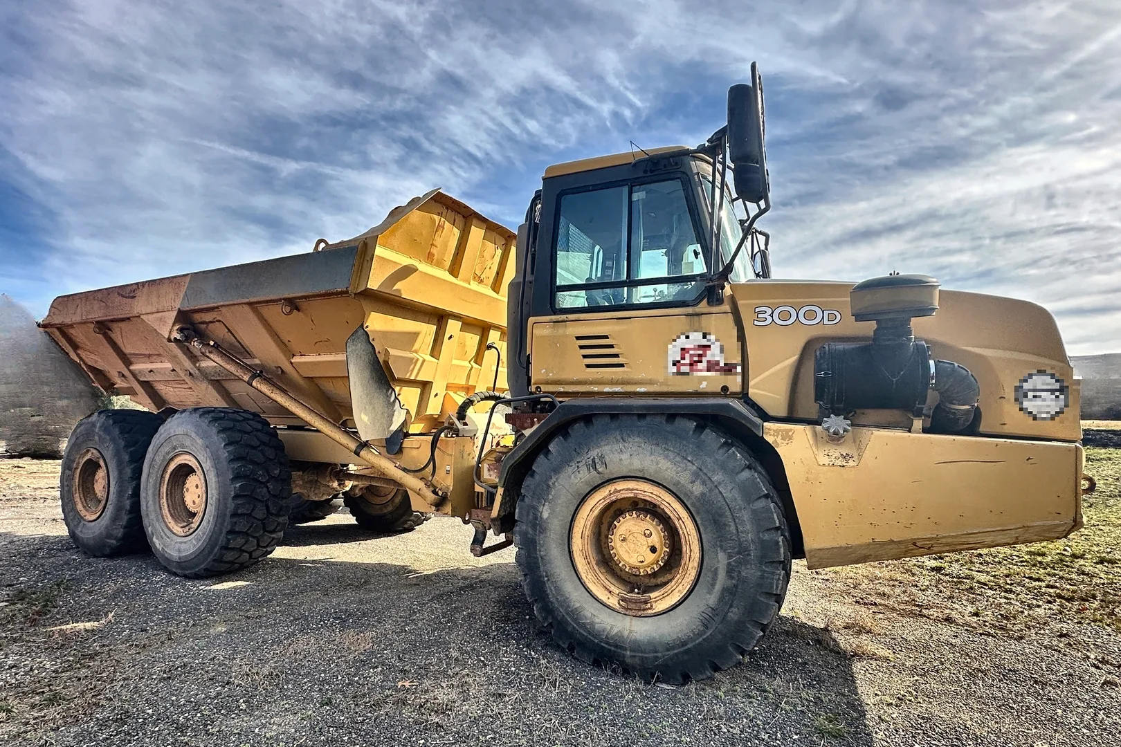 2006 DEERE 300D - view 7 of 47