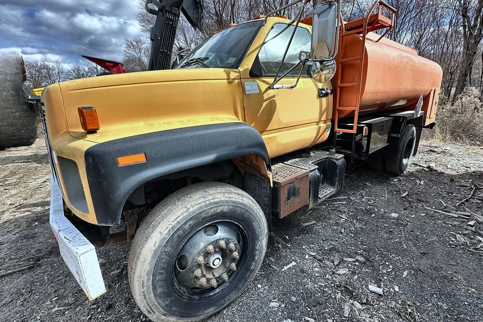 1995 GMC C7500 Fuel Tanker - view 9 of 44