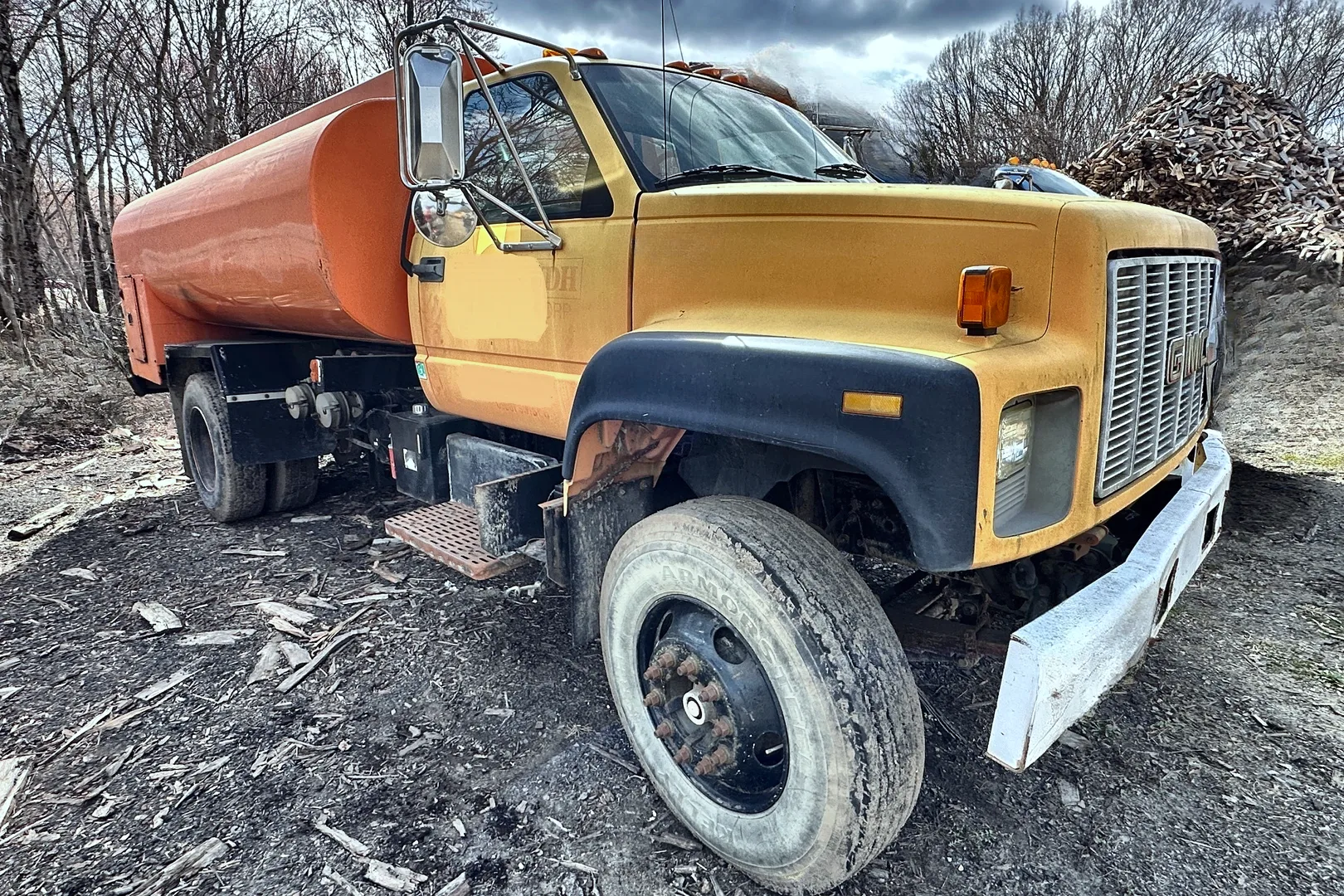 1995 GMC C7500 Fuel Tanker - view 12 of 44