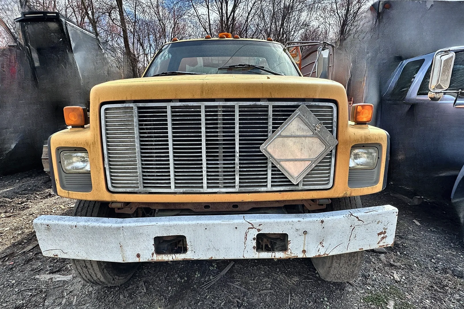 1995 GMC C7500 Fuel Tanker - view 10 of 44