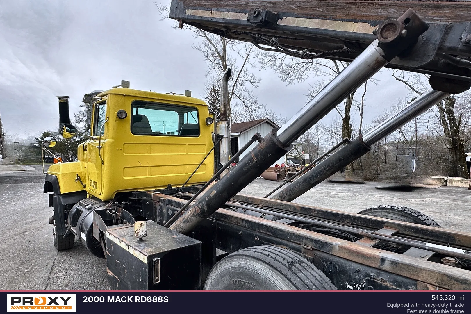 2000 MACK RD688S - view 2 of 42