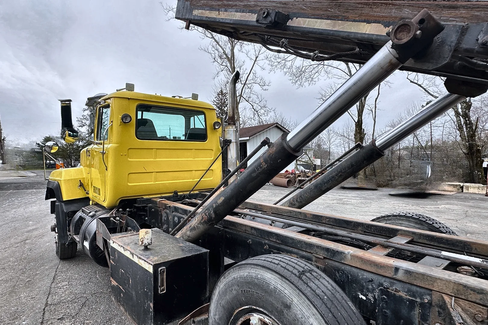 2000 MACK RD688S - view 8 of 42