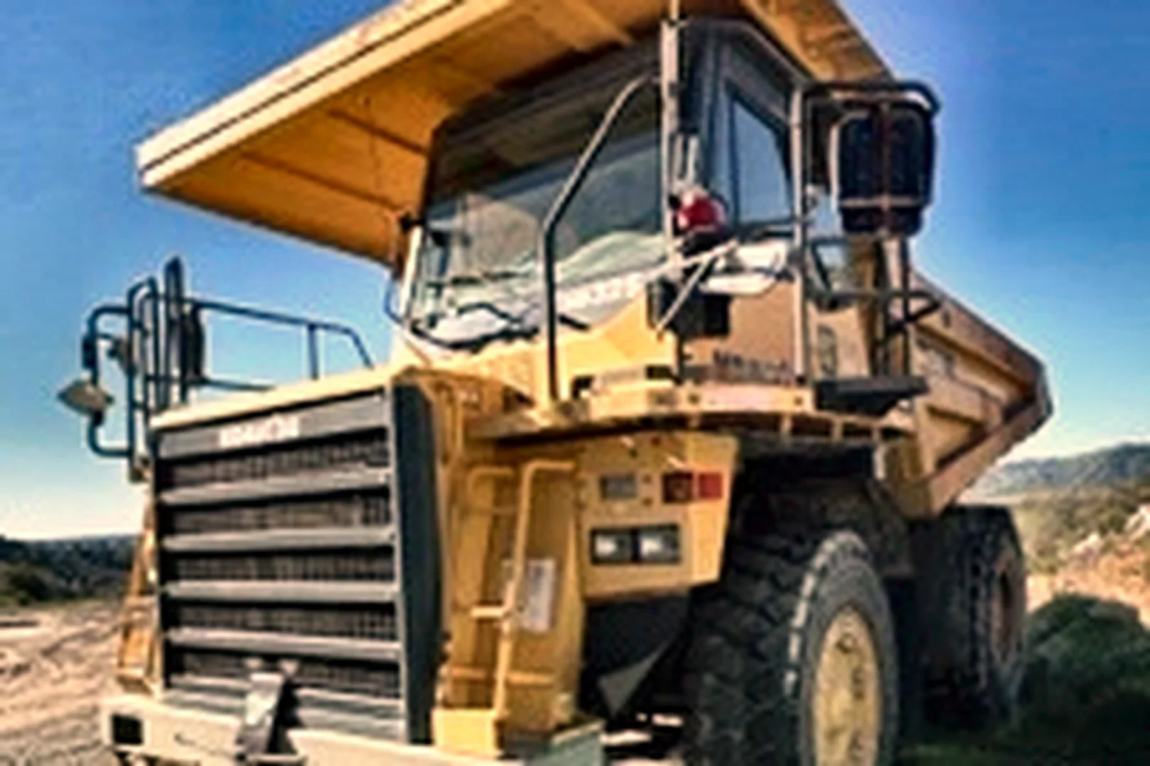 2007 KOMATSU HD 325-7 - view 7 of 22