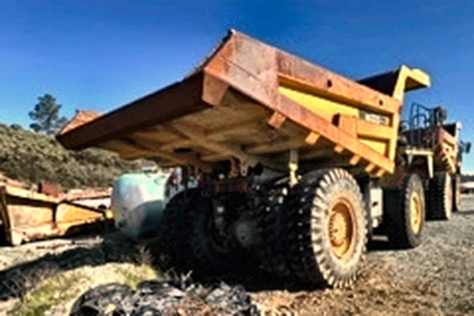 2007 KOMATSU HD 325-7 - view 12 of 22