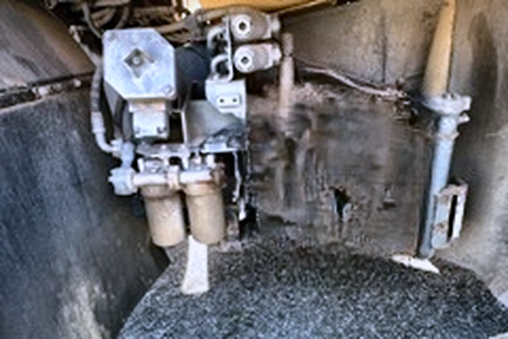 2007 KOMATSU HD 325-7 - view 6 of 23