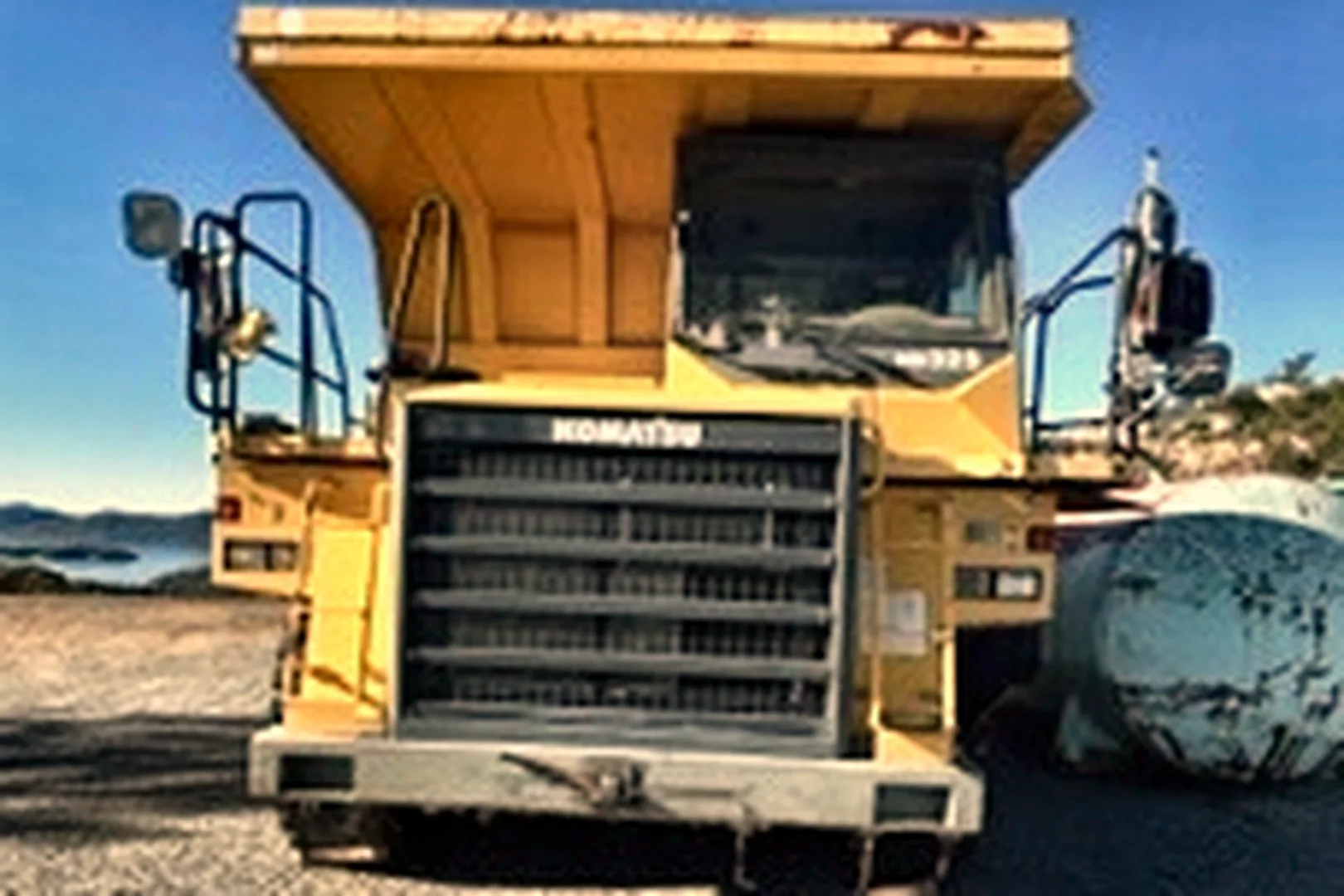 2007 KOMATSU HD 325-7 - view 10 of 23