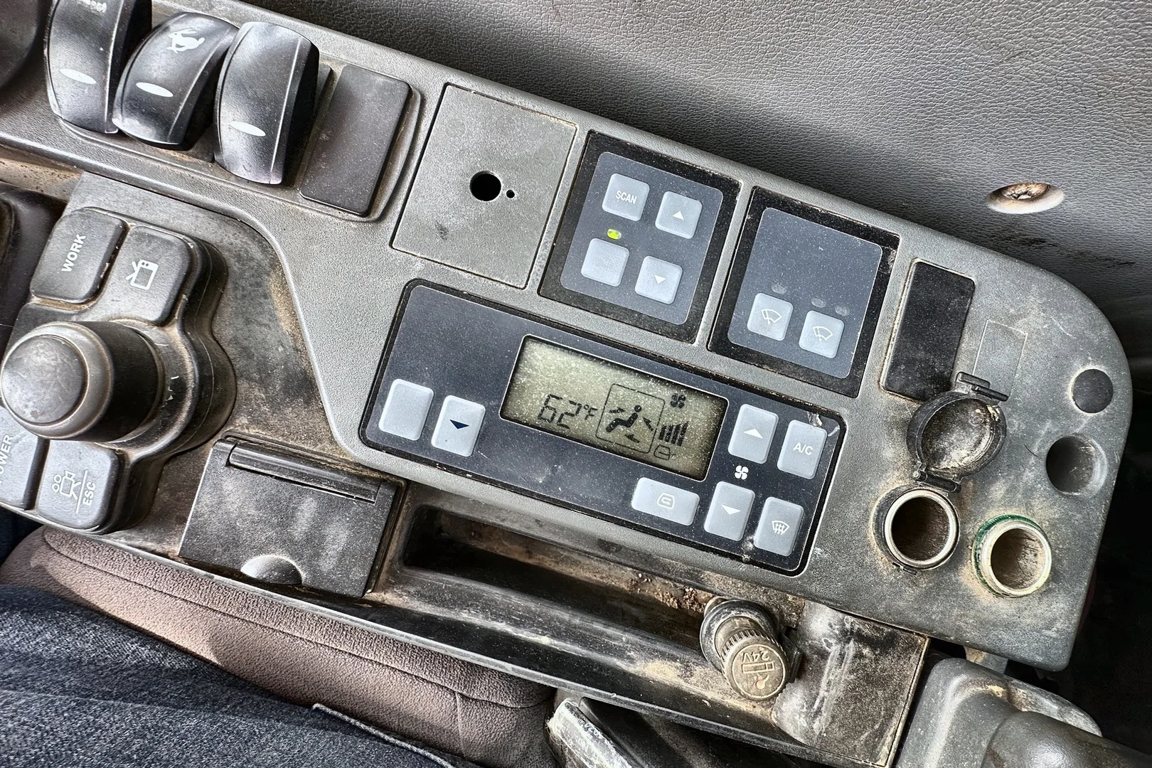 2015 DOOSAN DX350LC-5 - view 18 of 55