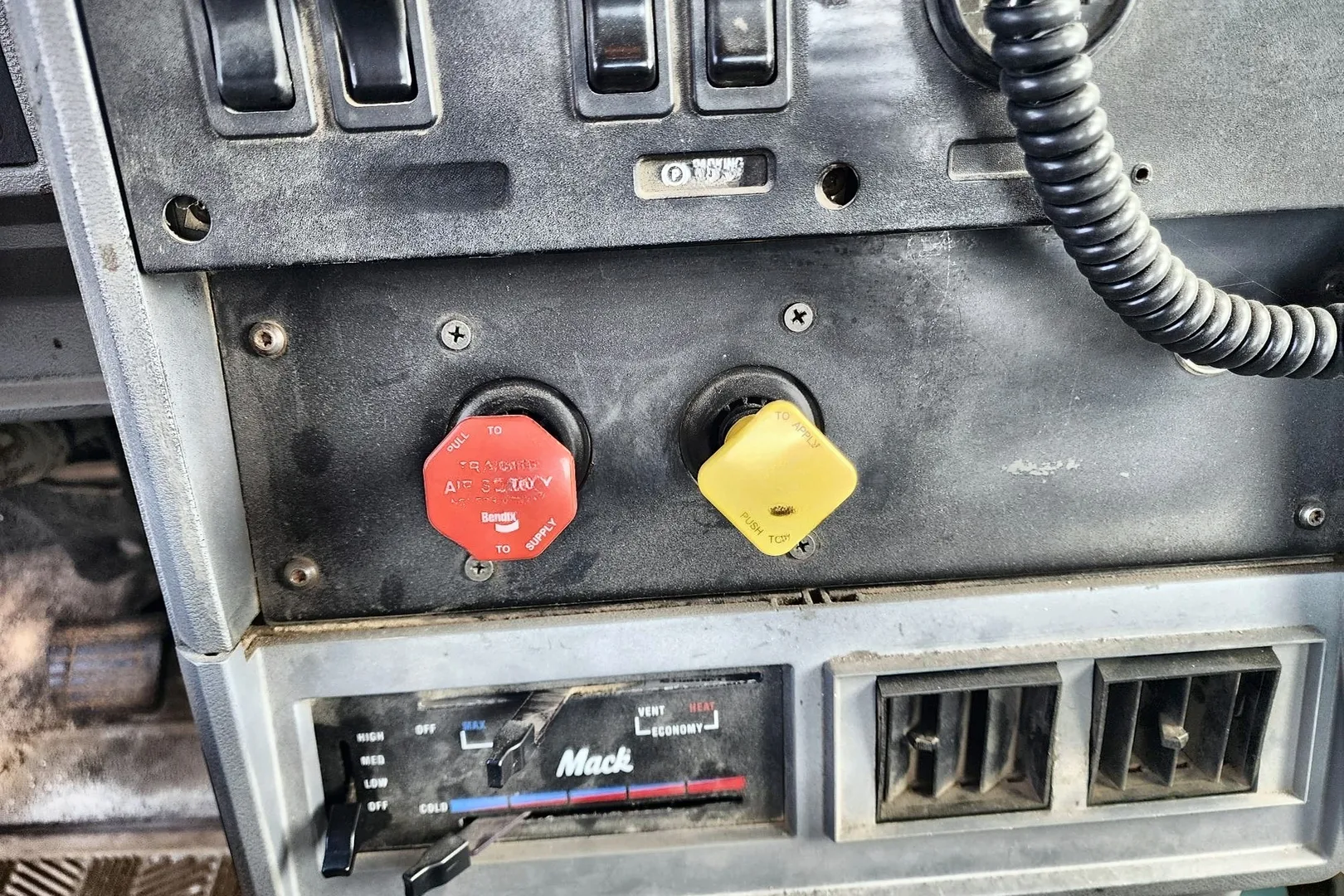 1998 MACK CH613 - view 18 of 41