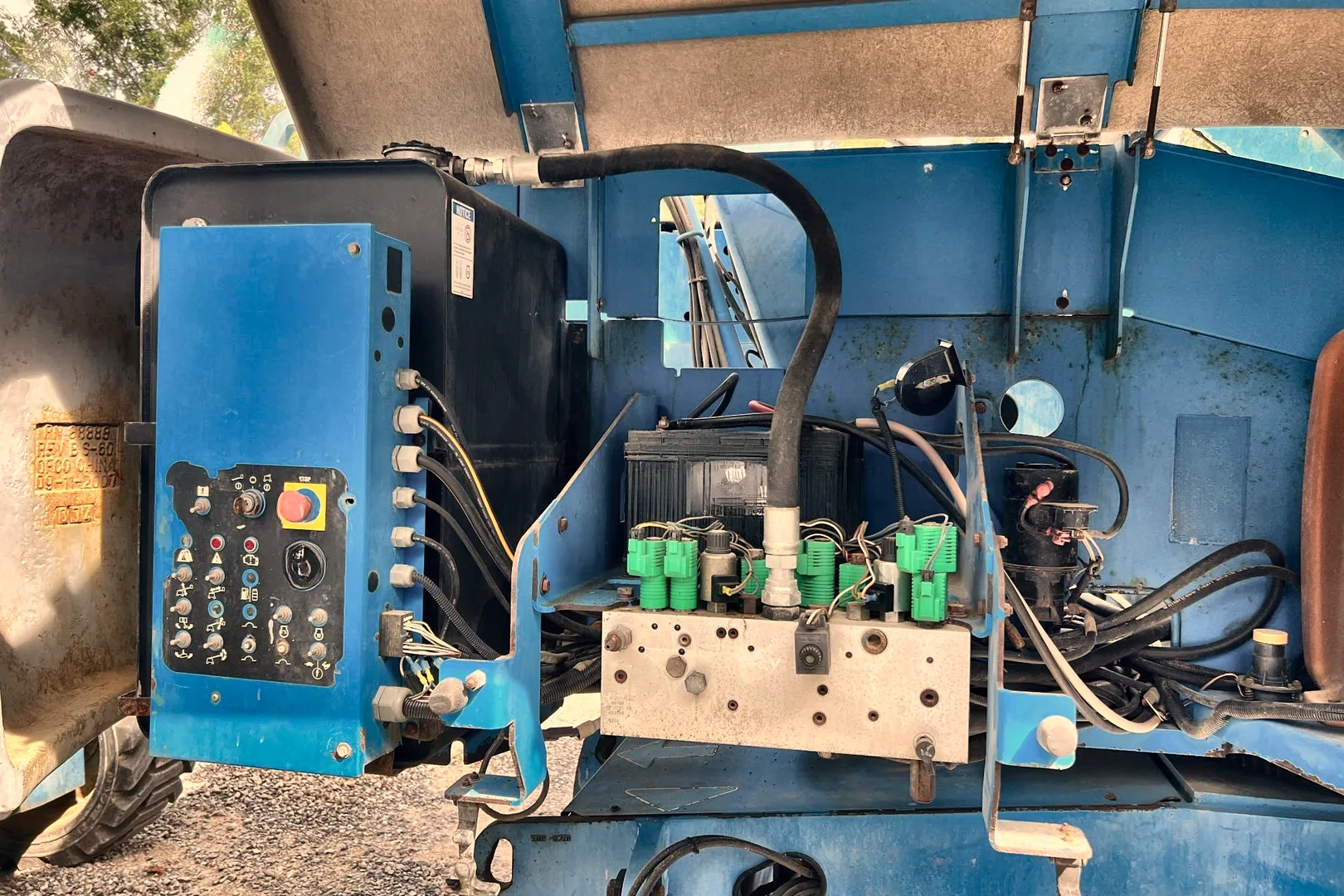 2006 GENIE S60 - view 17 of 33