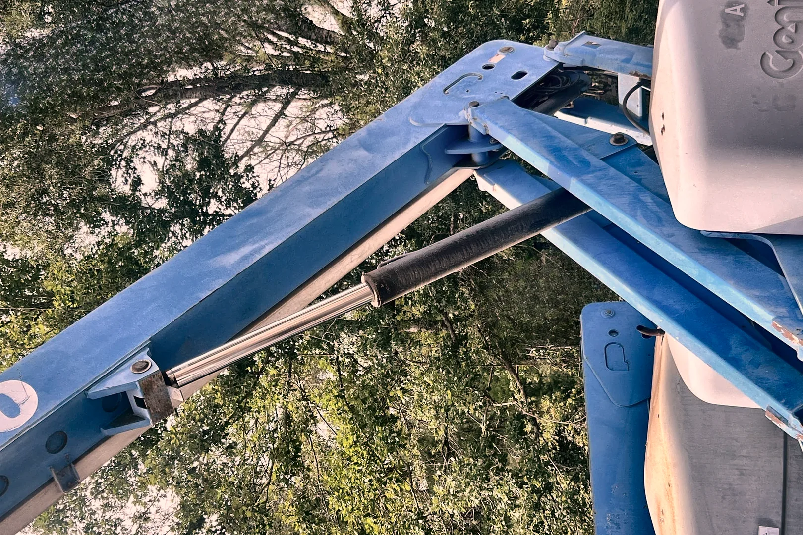 2006 GENIE S60 - view 18 of 33