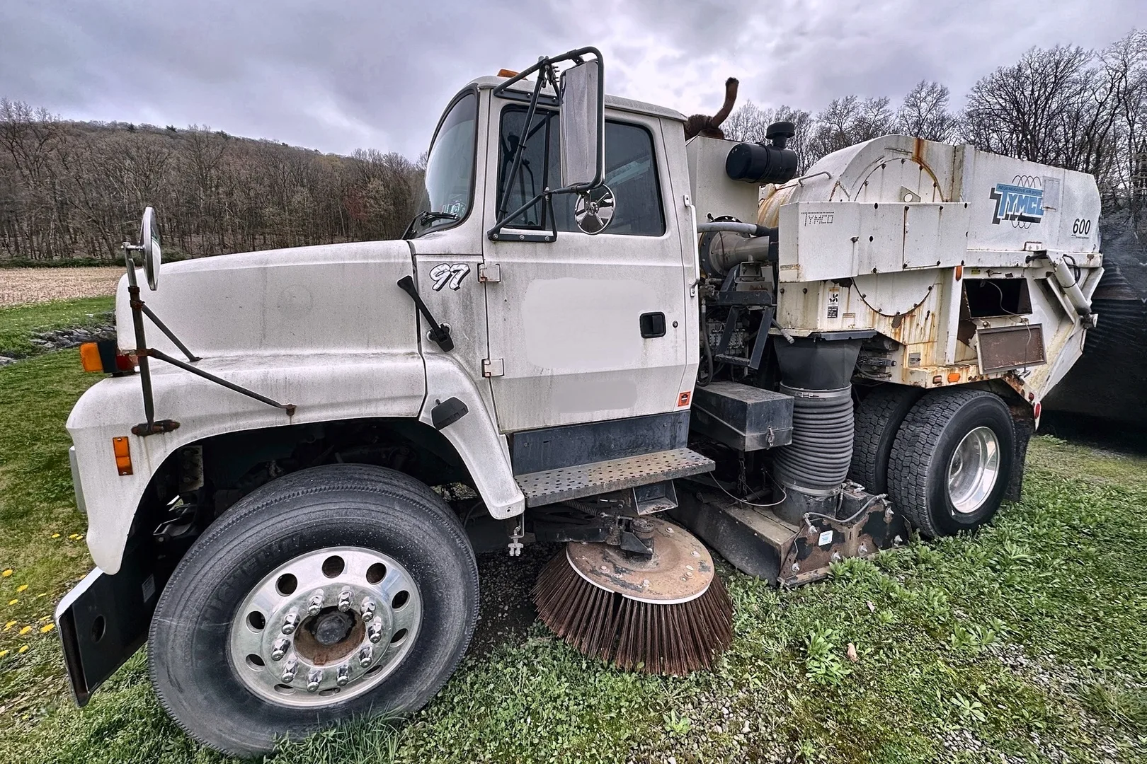 1997 FORD L900 - view 8 of 49