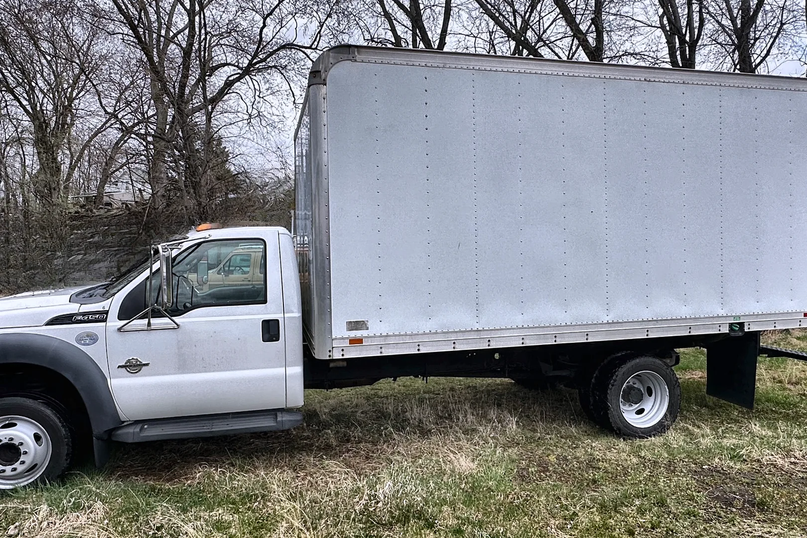2011 FORD F450 16' Box Truck - view 12 of 43