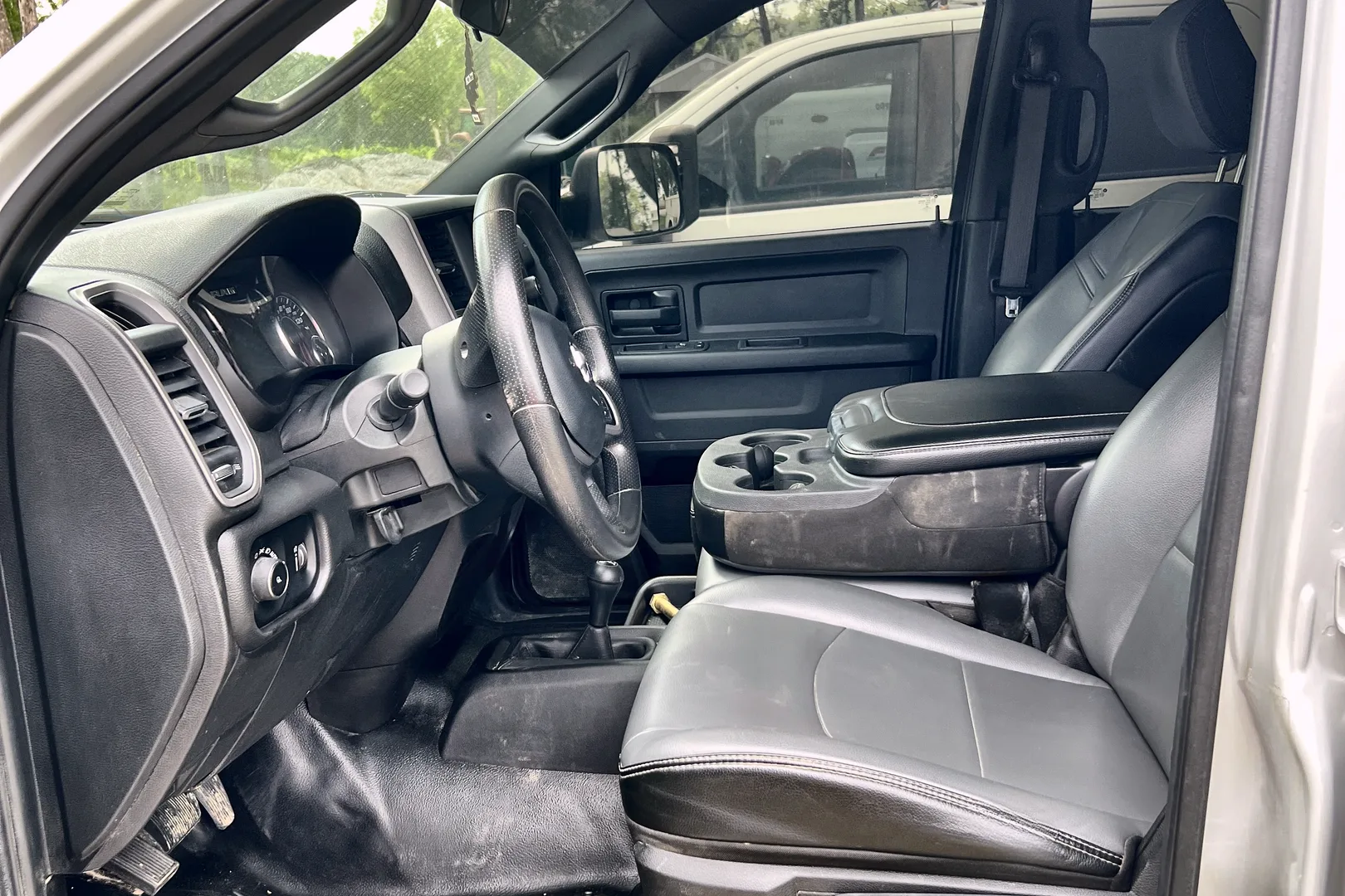 2022 RAM 3500 - view 6 of 20