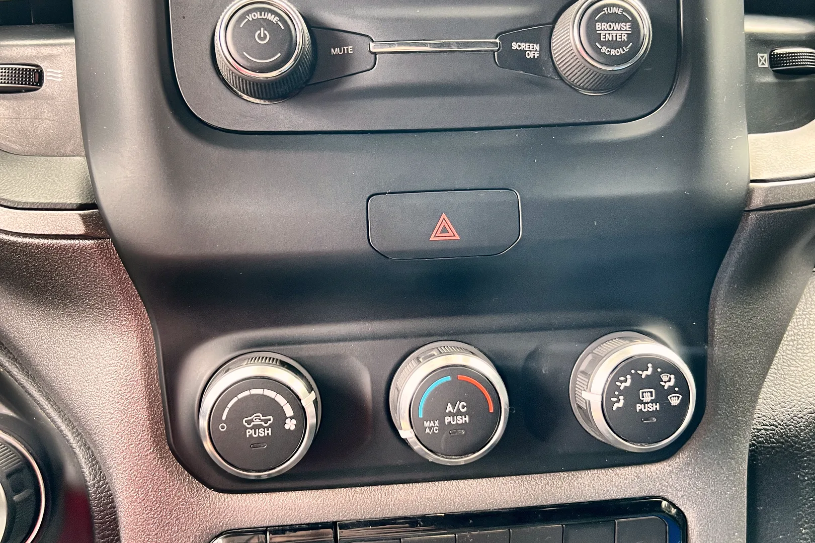 2022 RAM 3500 - view 18 of 20