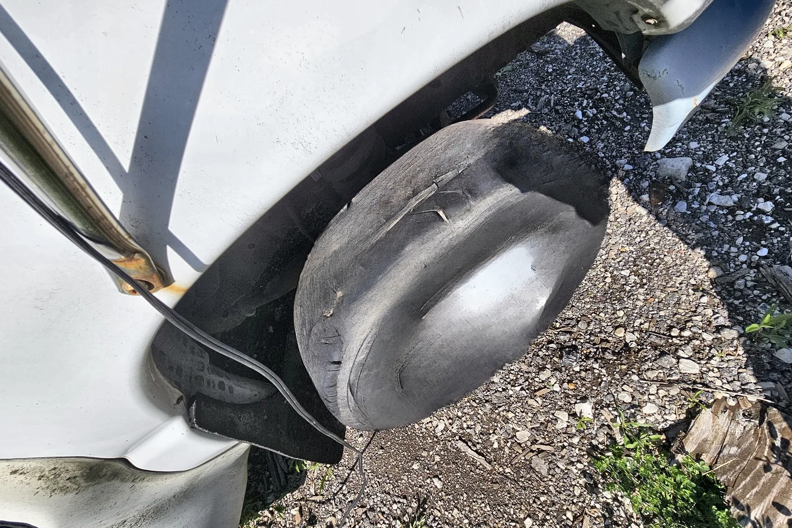 2001 FORD E350 - view 16 of 19