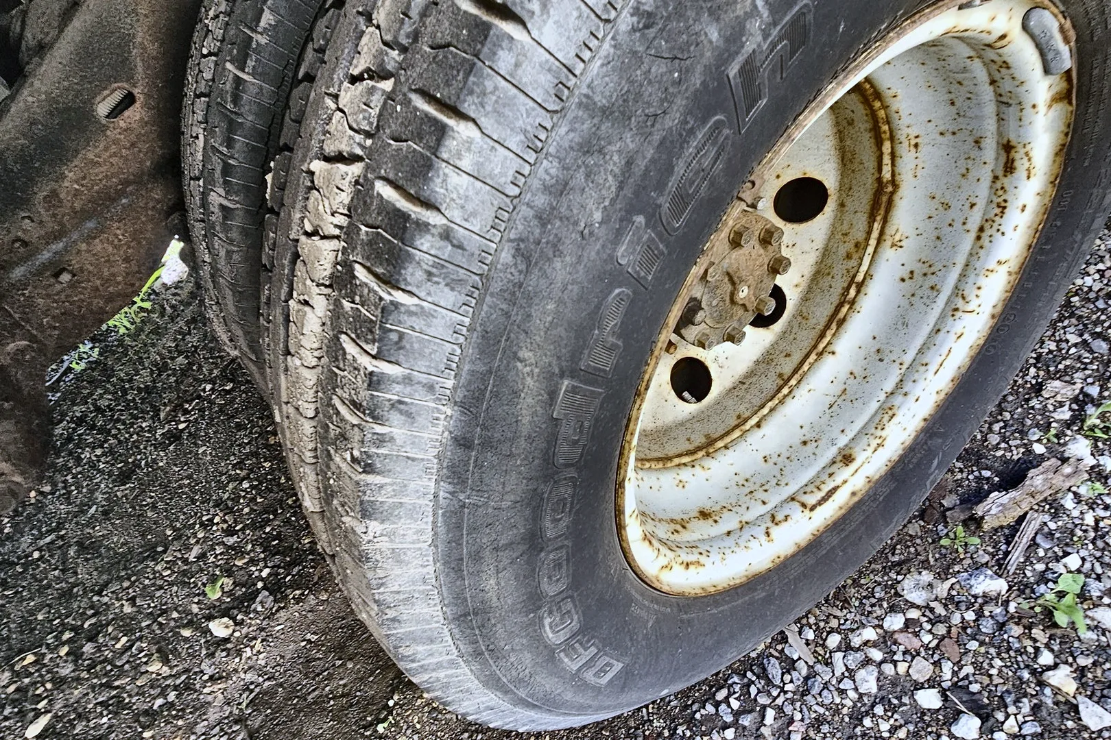 2001 FORD E350 - view 17 of 19