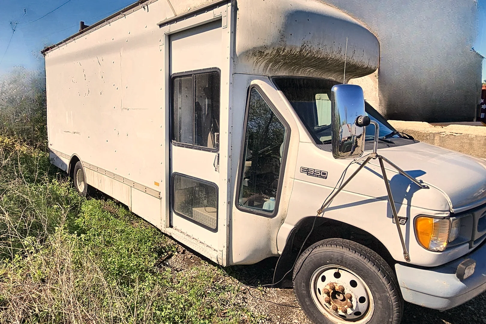 2001 FORD E350 - view 12 of 19