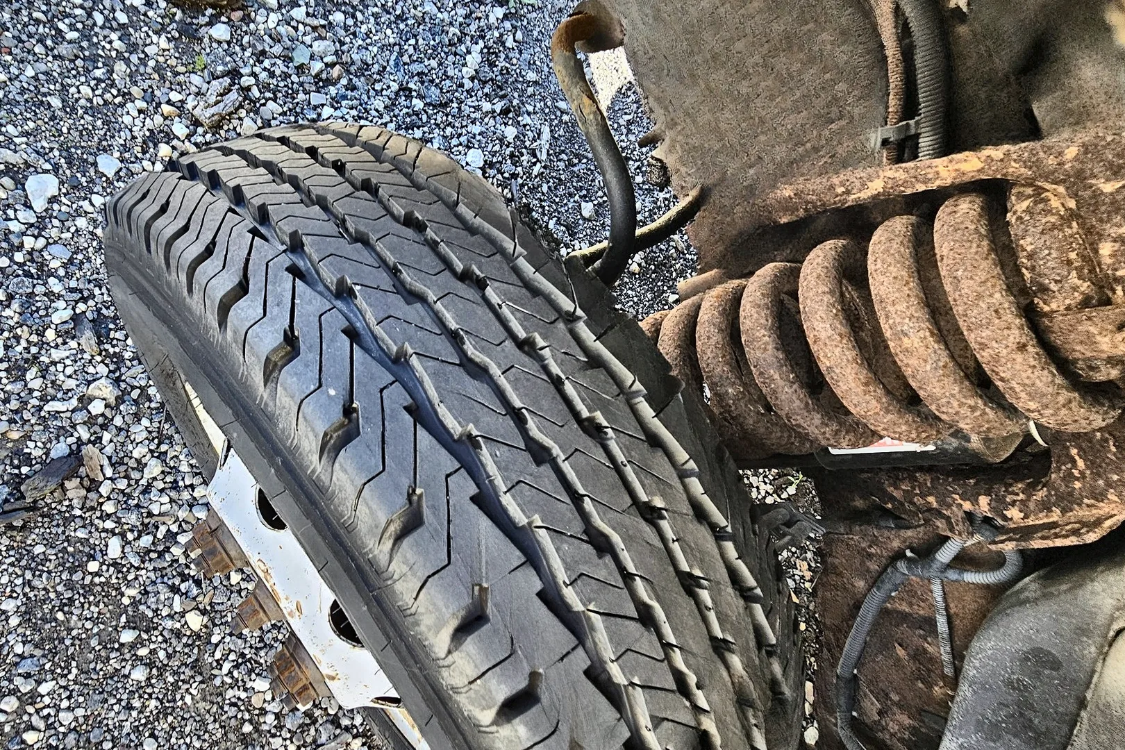 2001 FORD E350 - view 18 of 19