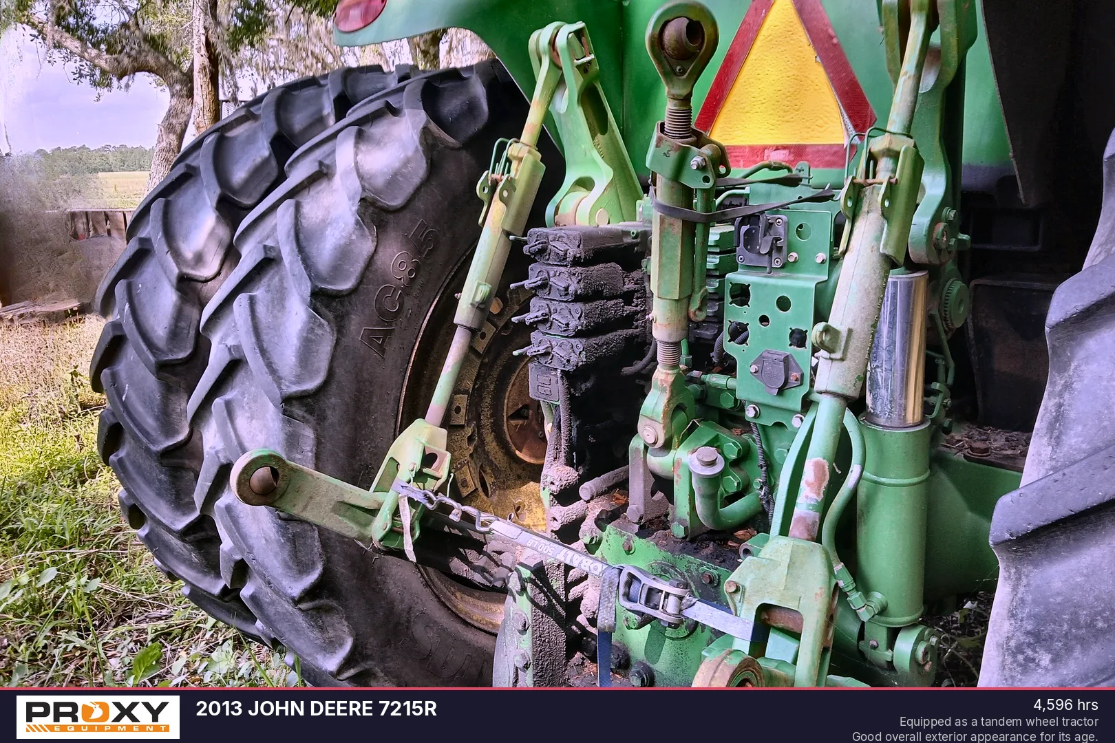 2013 JOHN DEERE 7215R - view 3 of 16