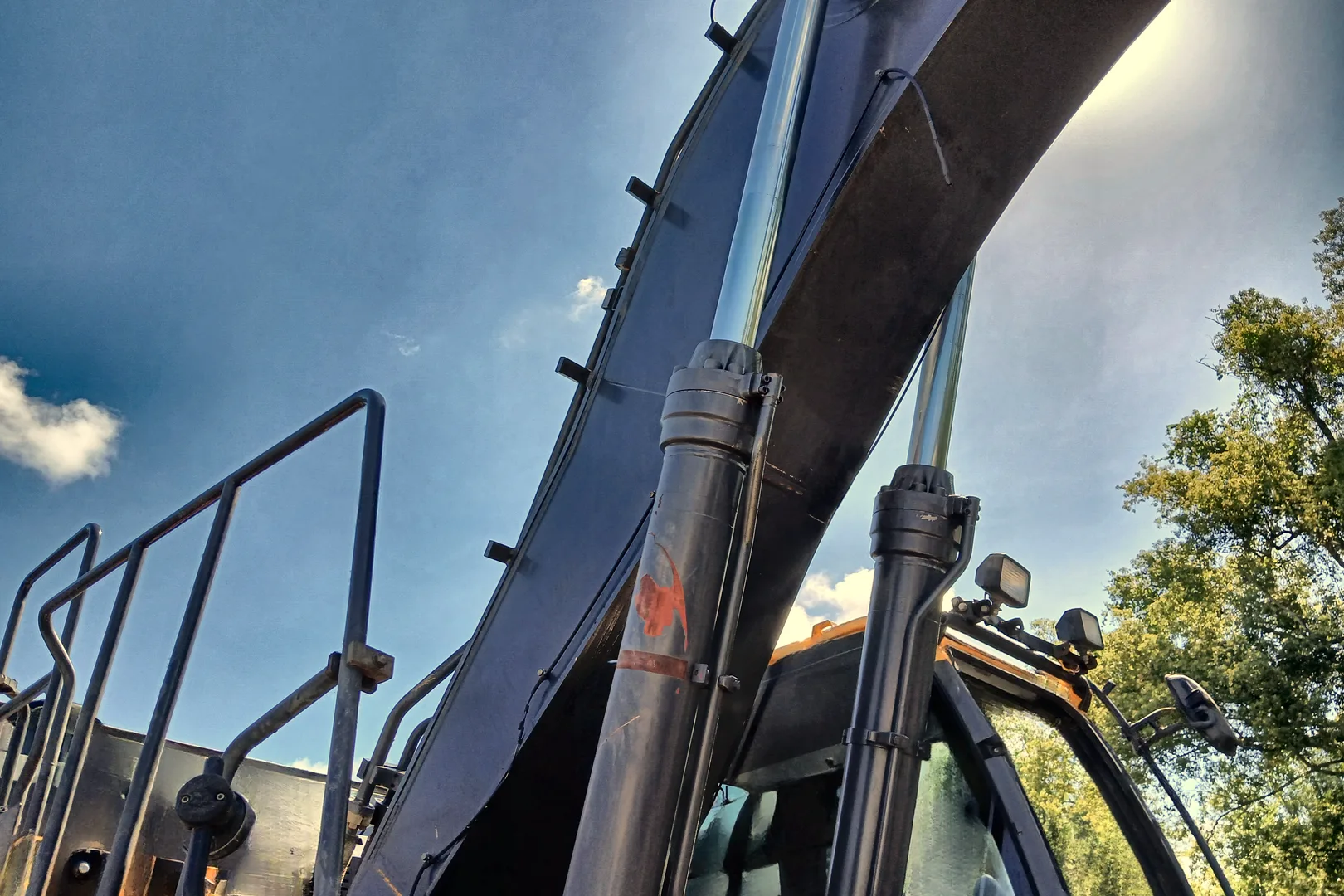 2017 DEERE 470G LG - view 10 of 21