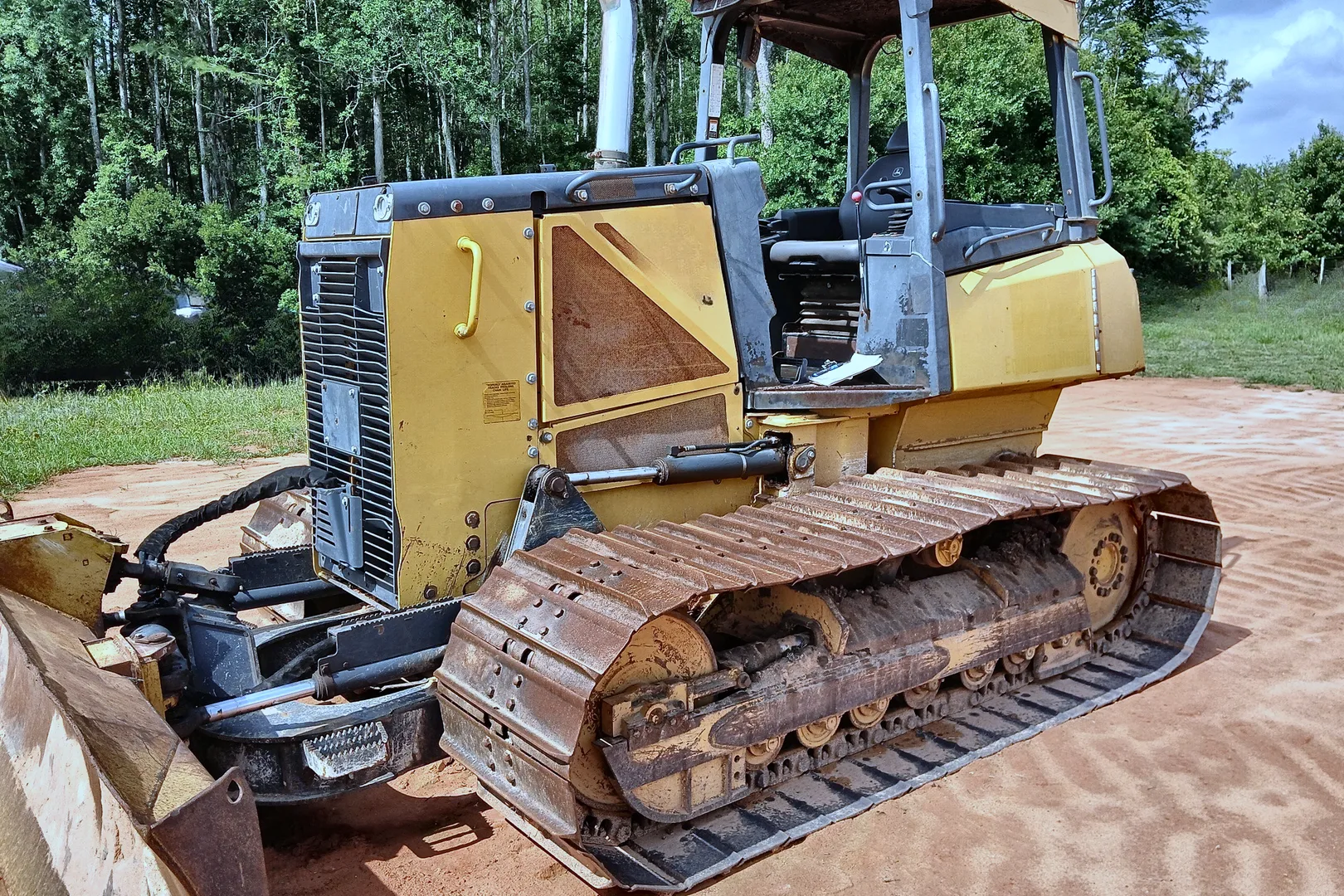 2015 DEERE 650K - view 6 of 24