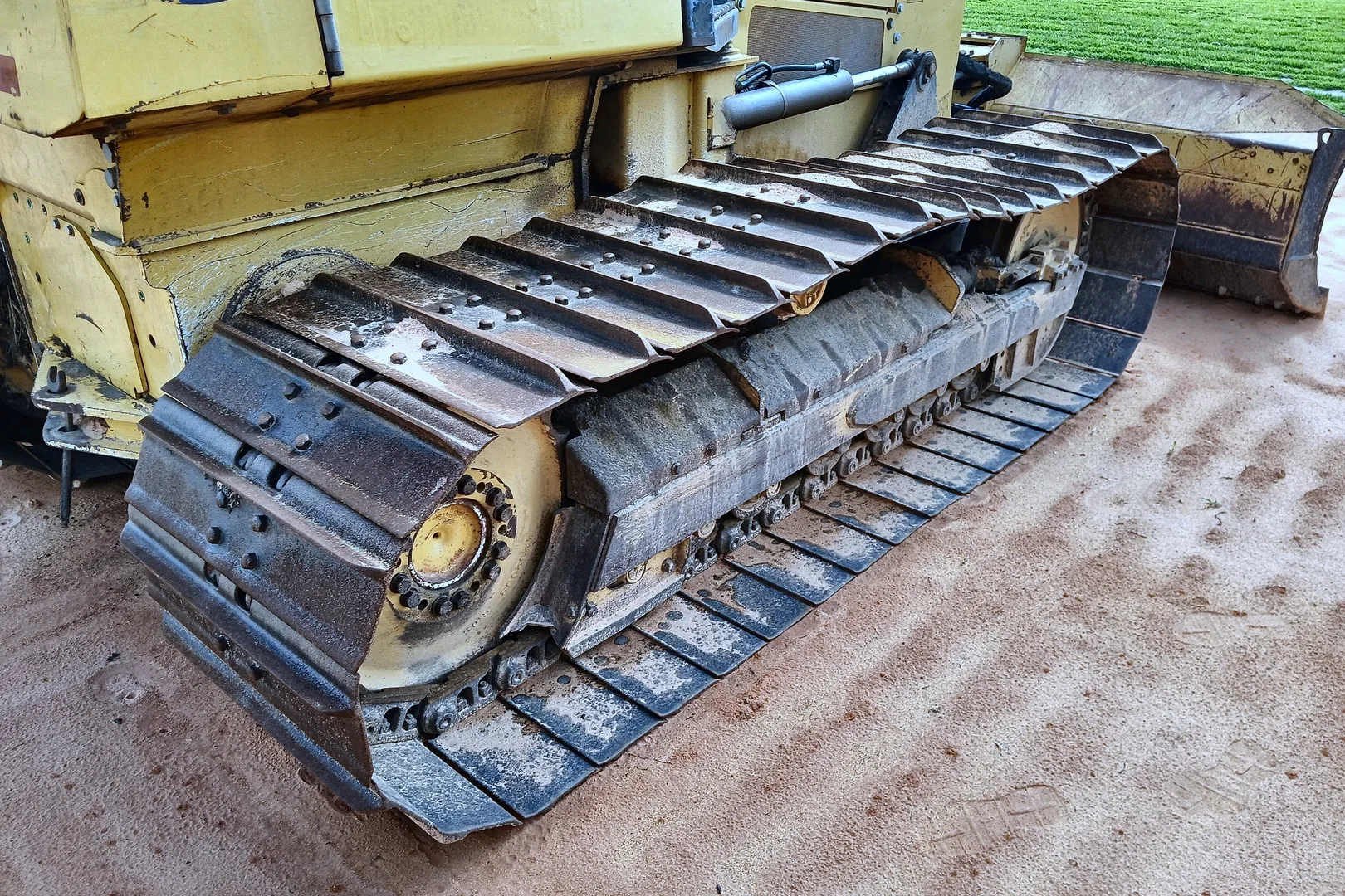 2015 DEERE 650K - view 11 of 24