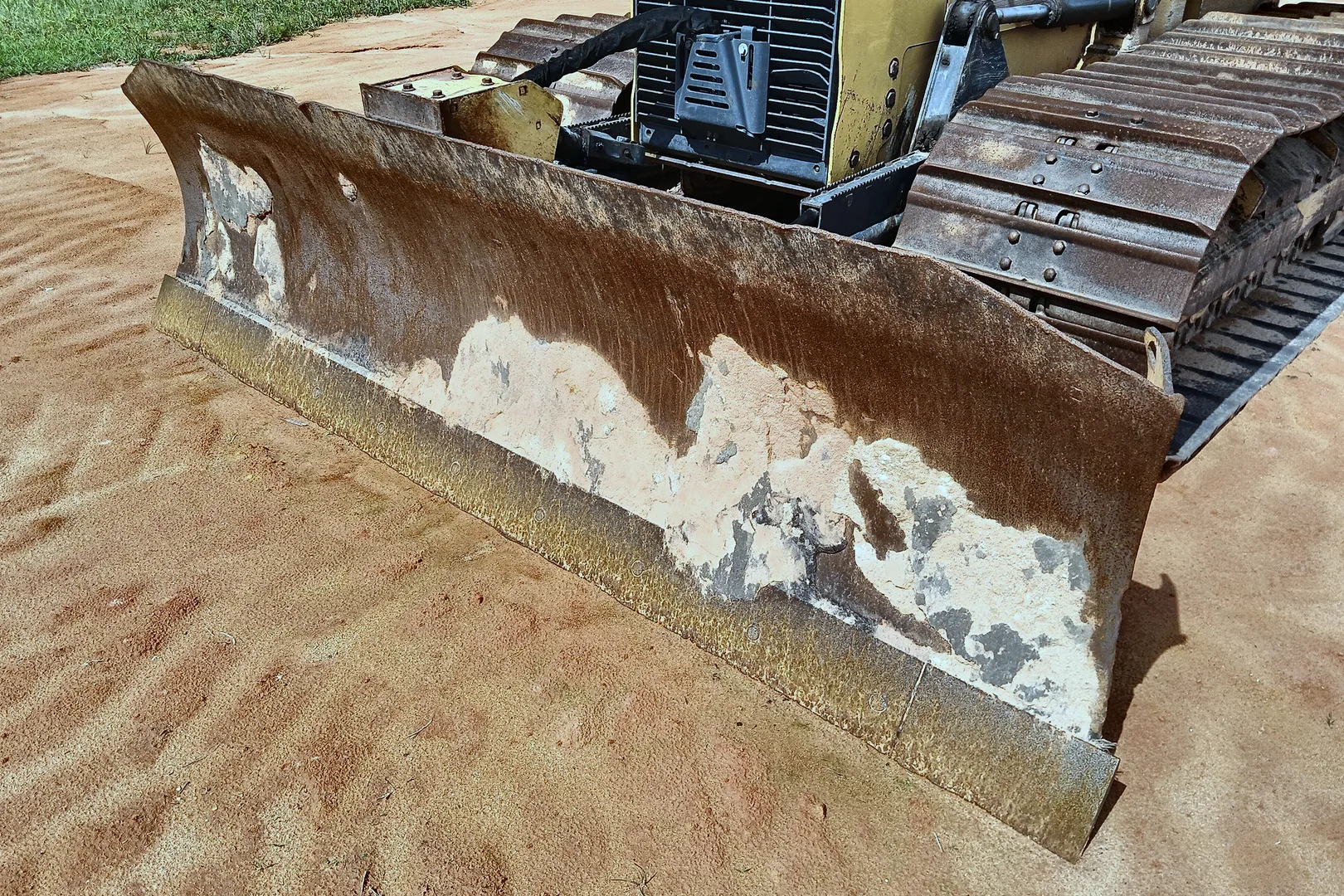 2015 DEERE 650K - view 10 of 24