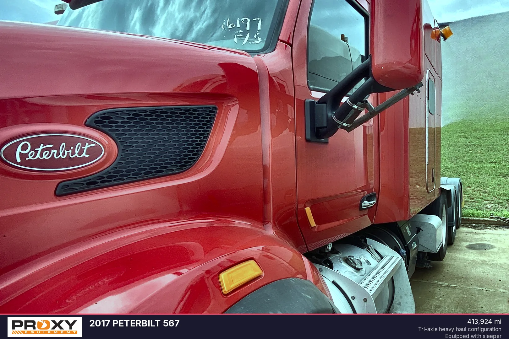 2017 PETERBILT 567 - view 2 of 34