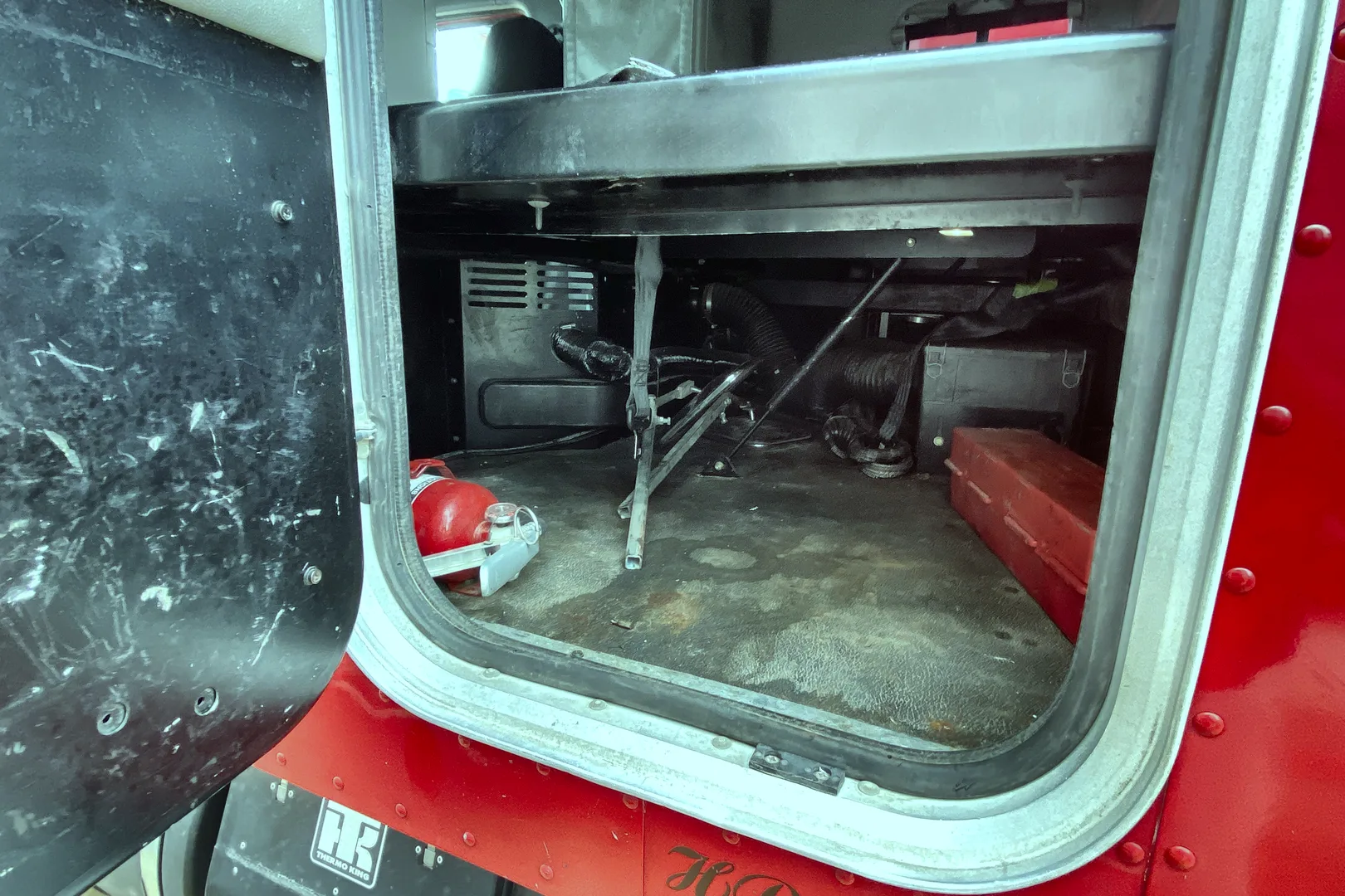 2017 PETERBILT 567 - view 11 of 34