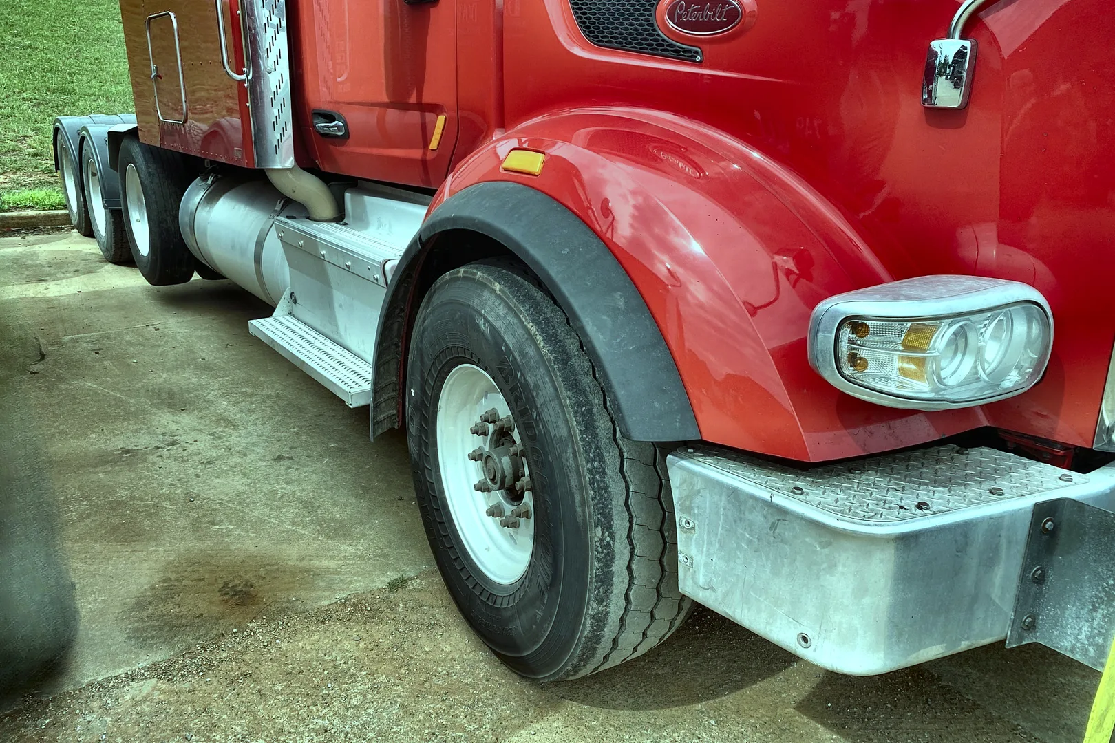 2017 PETERBILT 567 - view 10 of 34