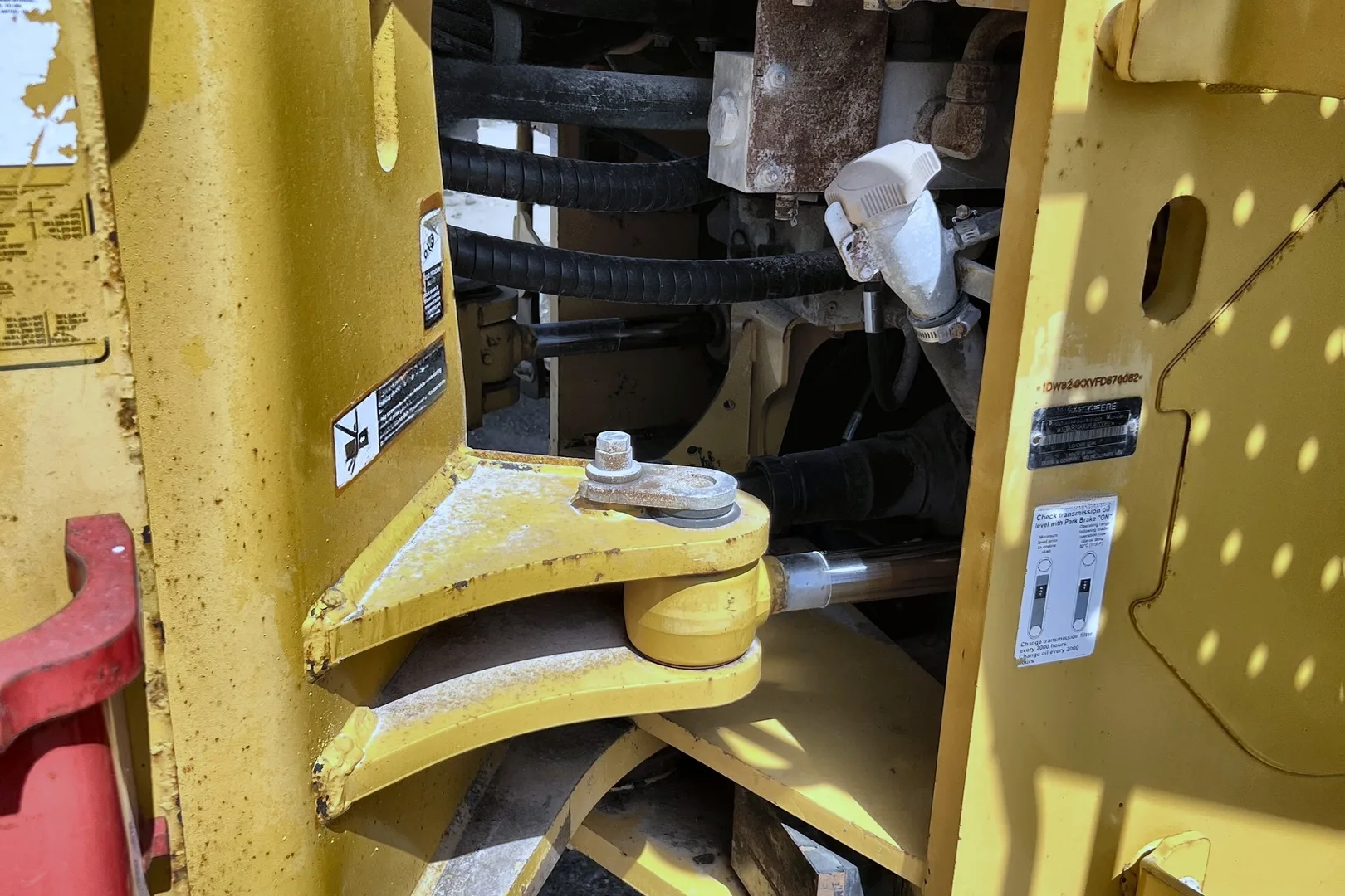 2015 DEERE 824K - view 15 of 47