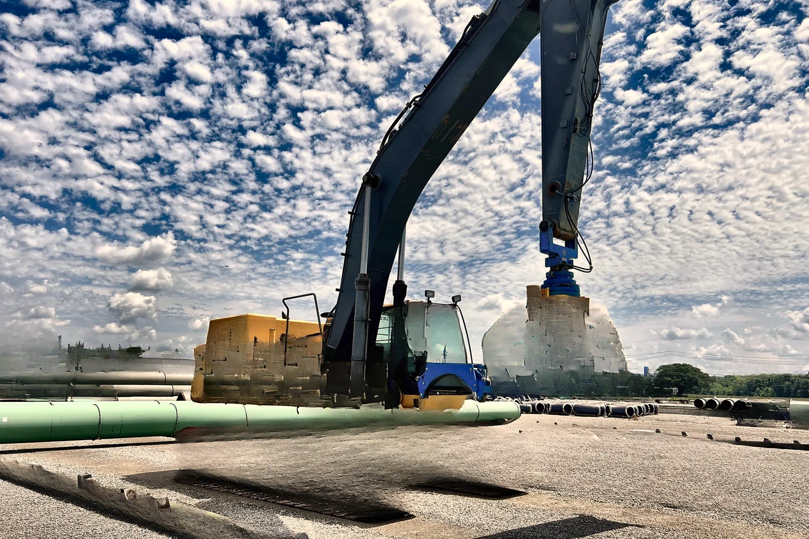 2011 DEERE 450D LC - view 6 of 48