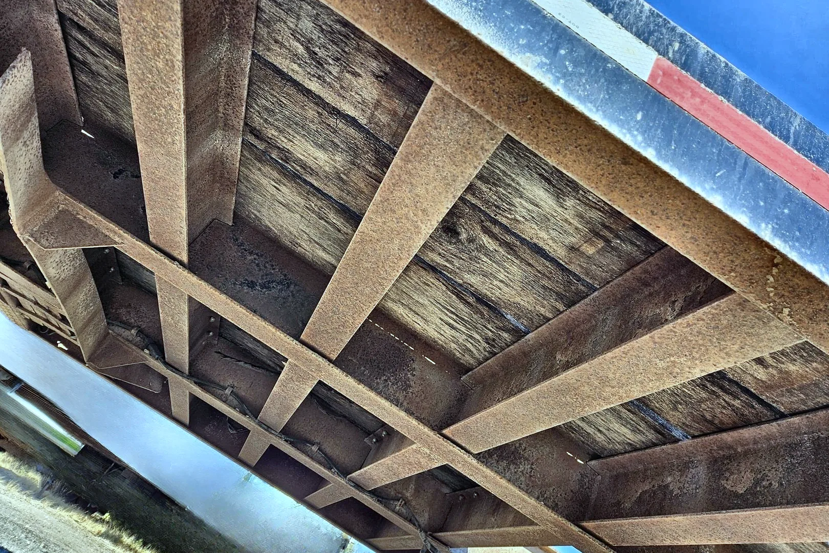 1997 INTERSTATE 46 TDL - view 16 of 24