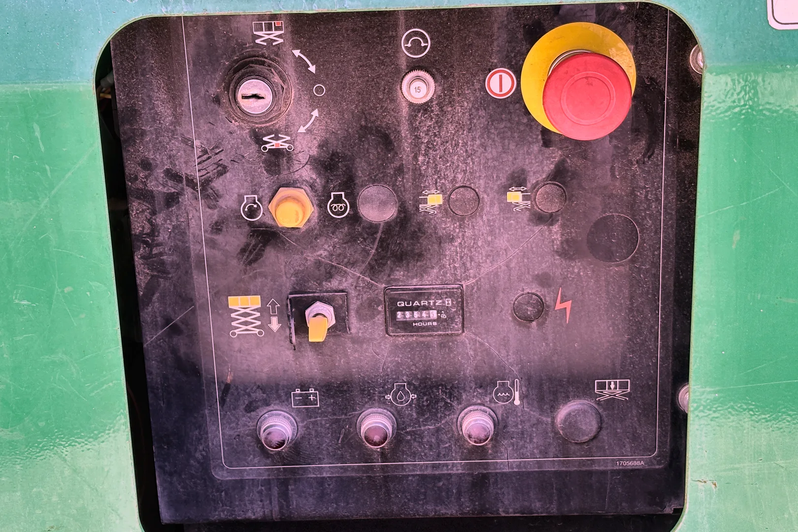 2016 JLG 4394RT - view 8 of 37