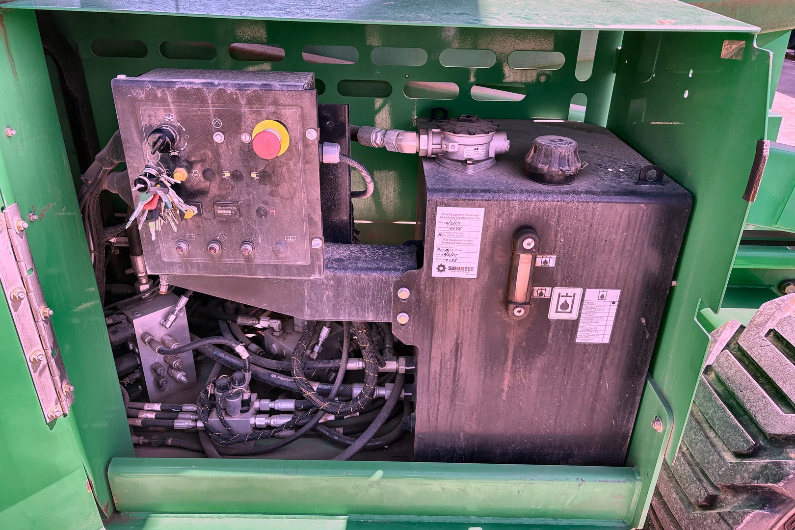 2016 JLG 4394RT - view 10 of 37