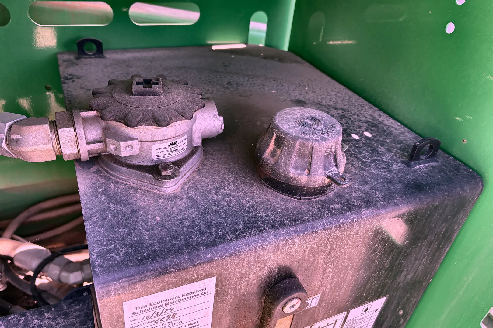 2016 JLG 4394RT - view 16 of 37