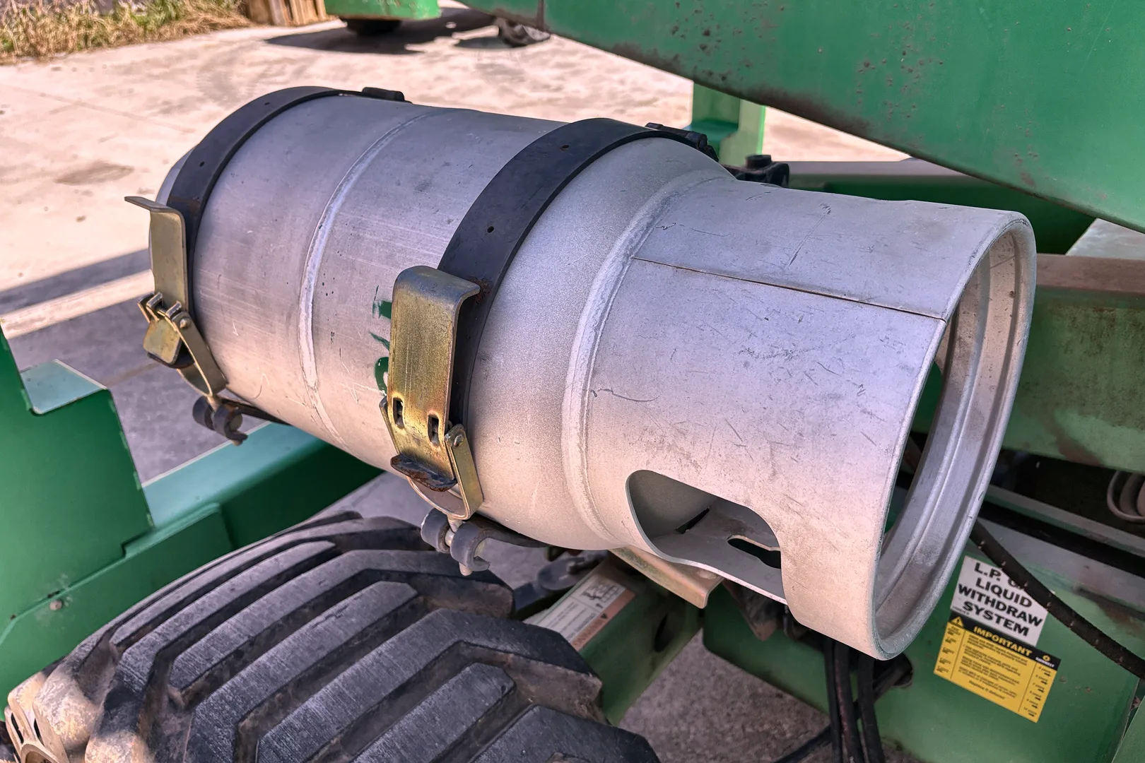 2016 JLG 4394RT - view 18 of 37