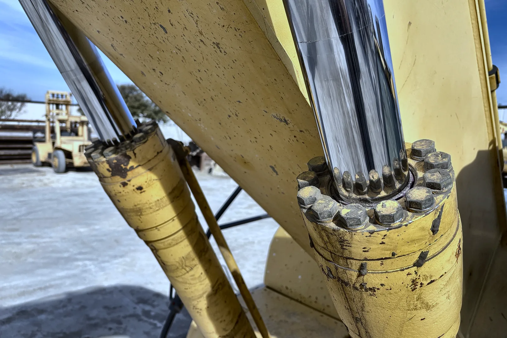 2004 Komatsu PC200LC-7 - view 9 of 50